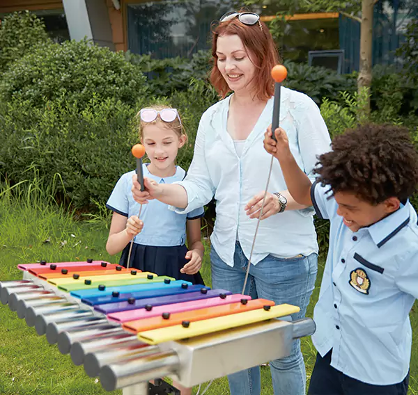 Майдони бозӣ дар дохили хона